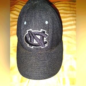 Fitted North Carolina Tarheels cap